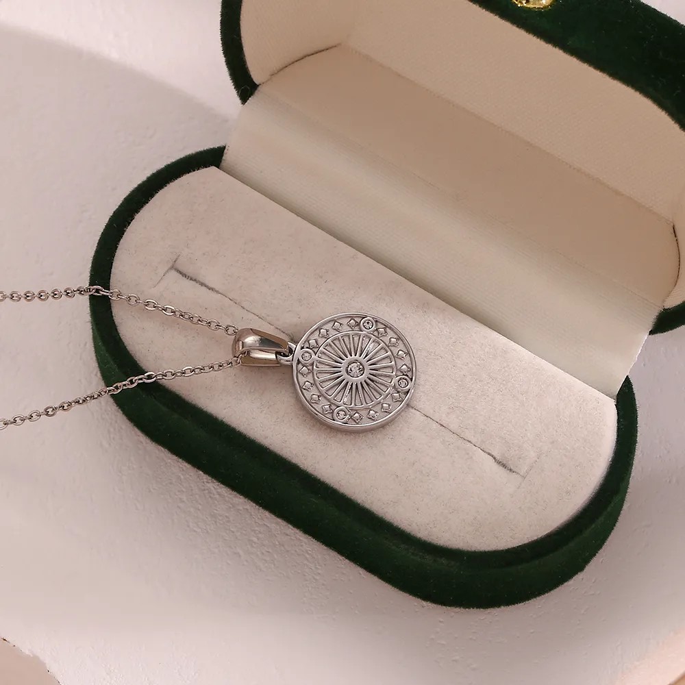 Vintage Style Round Stainless Steel Plating Inlay Rhinestones 18K Gold Plated Pendant Necklace_colorza_4