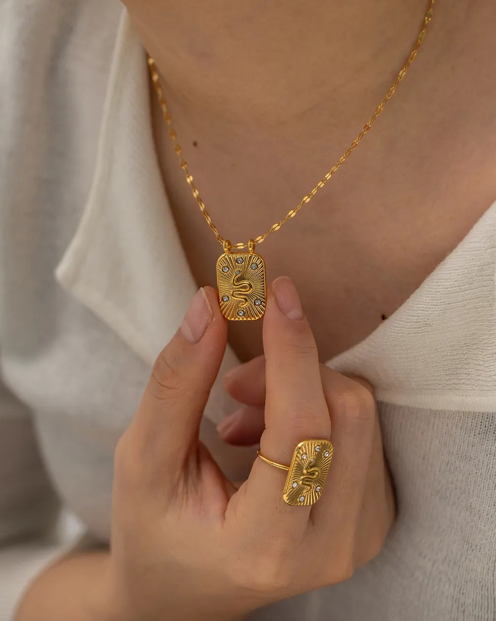 Casual Retro Commute Snake Stainless Steel Plating Inlay Zircon 18K Gold Plated Pendant Necklace_colorza_5