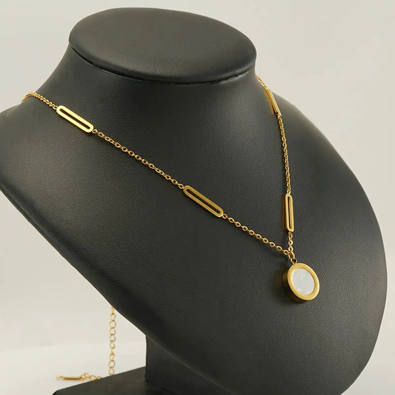 Elegant Round Letter Stainless Steel Plating Inlay Shell 18K Gold Plated Pendant Necklace_colorza_1