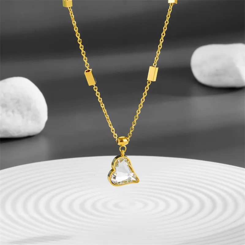 Simple Style Heart Shape Titanium Steel Inlay Zircon 18K Gold Plated Pendant Necklace_colorza_2