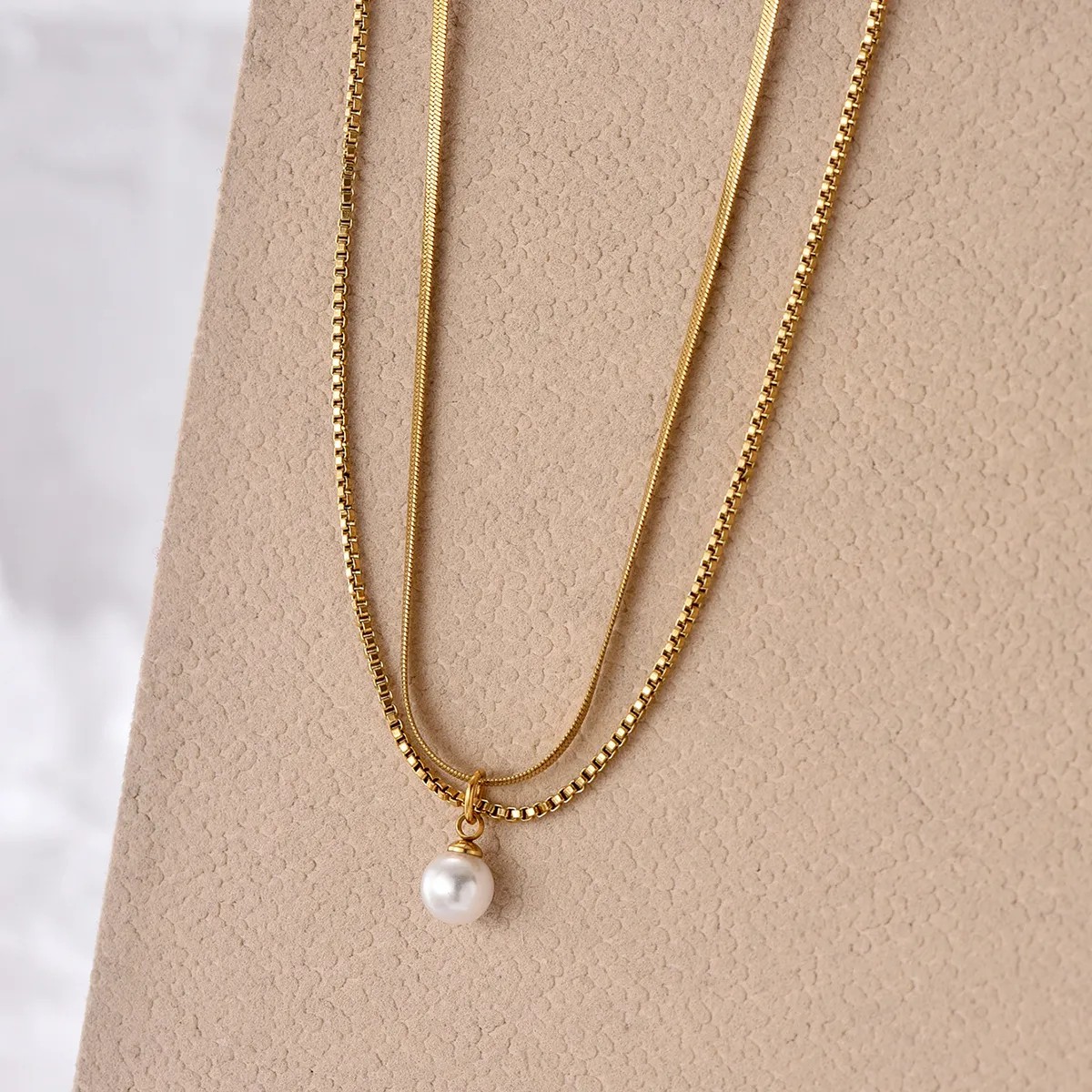 Modern Style Round Stainless Steel Pearl Plating 14K Gold Plated Layered Necklaces_colorza_4