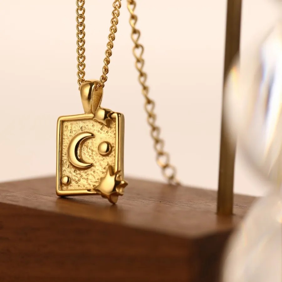 Vintage Style Punk Commute Star Moon Stainless Steel Plating Carving 18K Gold Plated Pendant Necklace_colorza_2