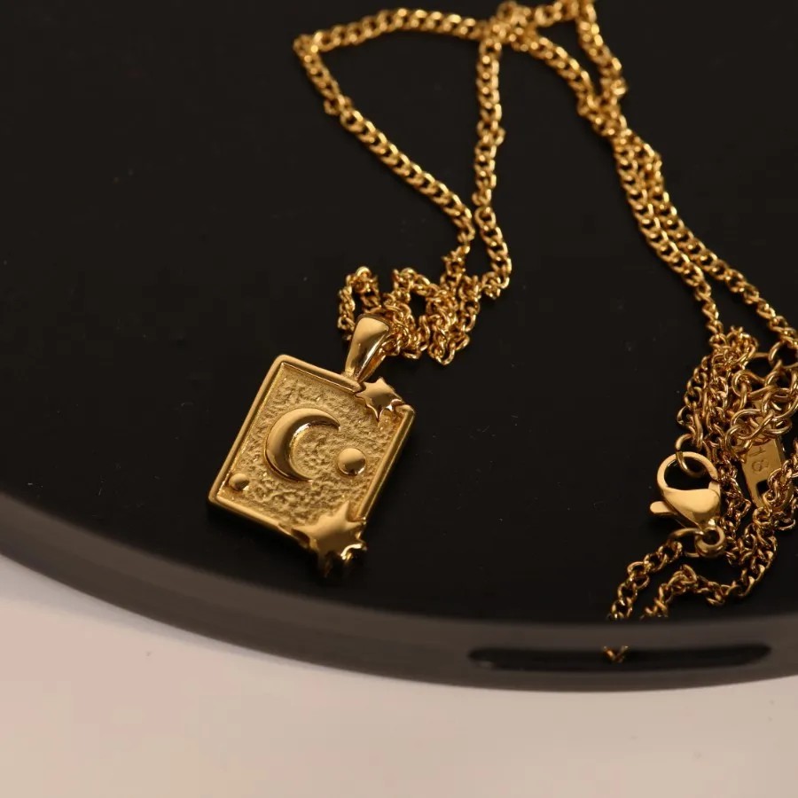 Vintage Style Punk Commute Star Moon Stainless Steel Plating Carving 18K Gold Plated Pendant Necklace_colorza_5
