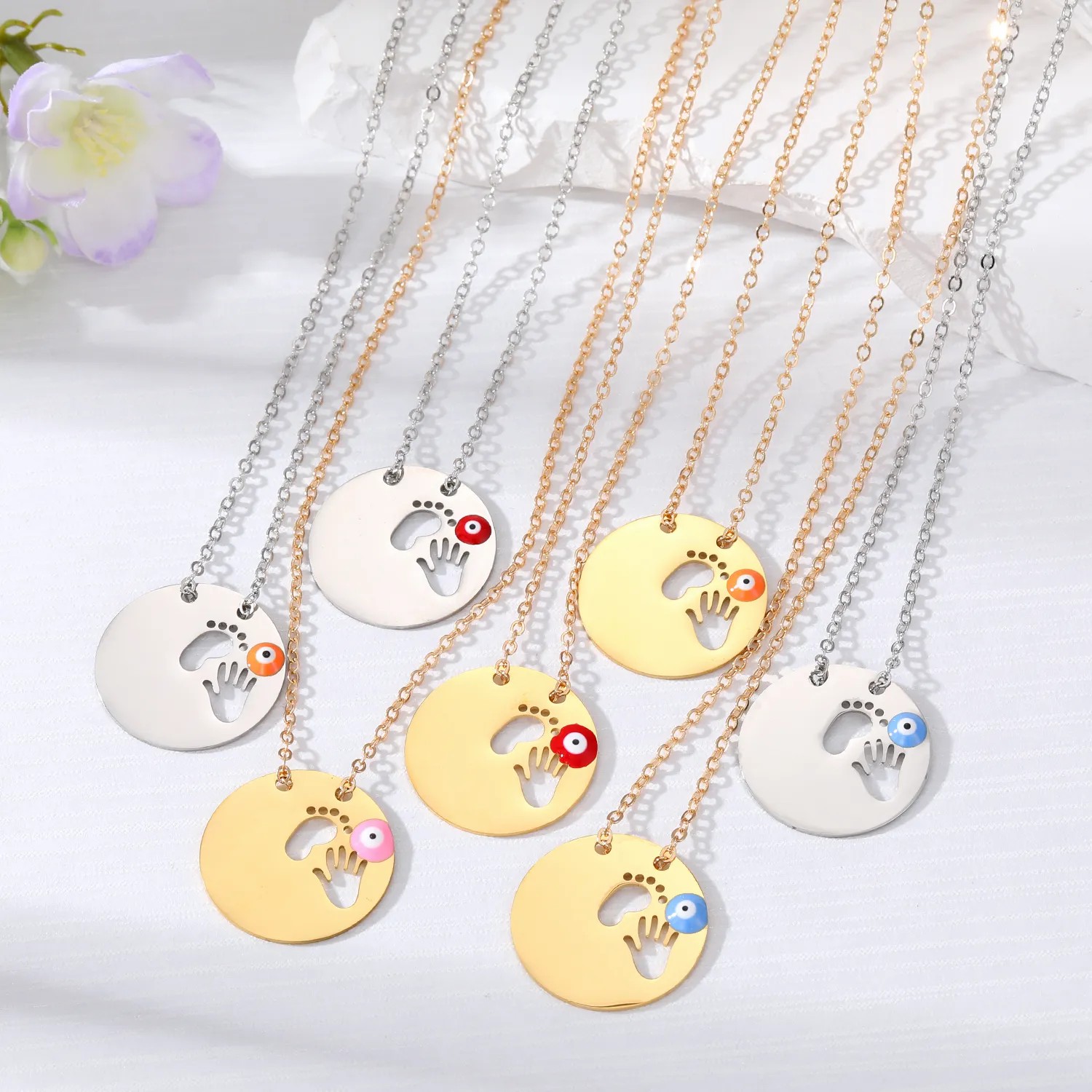 Simple Style Classic Style Round Devil'S Eye Hand Stainless Steel Alloy Plating Hollow Out Pendant Necklace_colorza_3