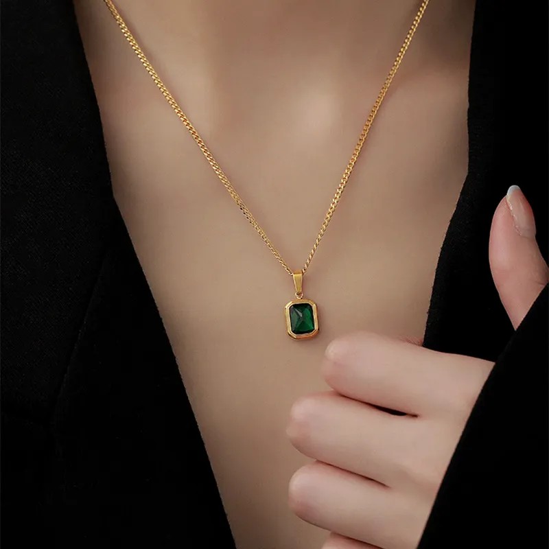 Square Titanium Steel Plating Inlay Zircon 18K Gold Plated Necklace Pendant_colorza_3