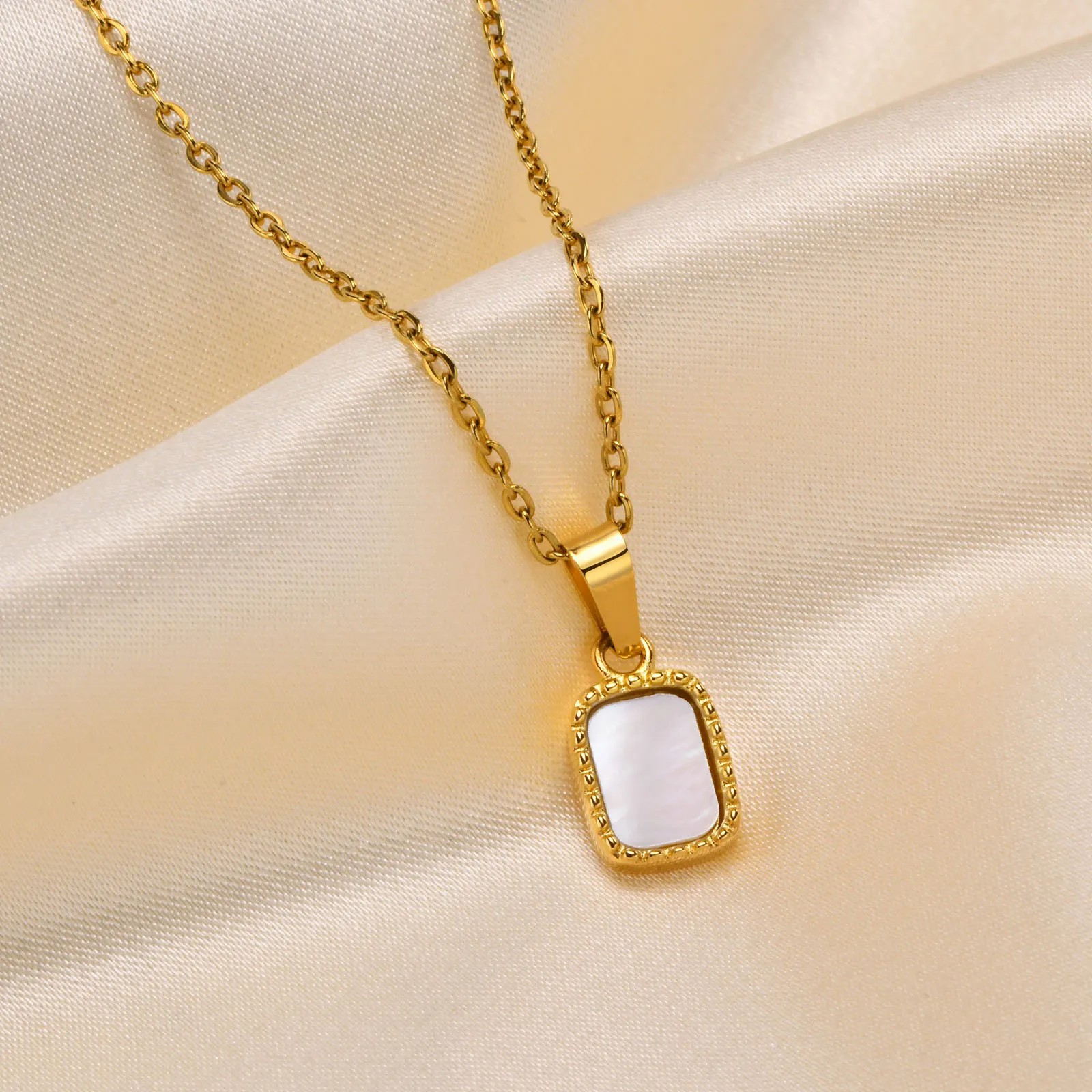 IG Style Vacation Simple Style Solid Color Stainless Steel Plating Agate Shell 18K Gold Plated Pendant Necklace_colorza_2