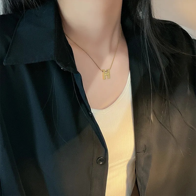 Simple Style Letter Titanium Steel Plating 18K Gold Plated Pendant Necklace_colorza_4