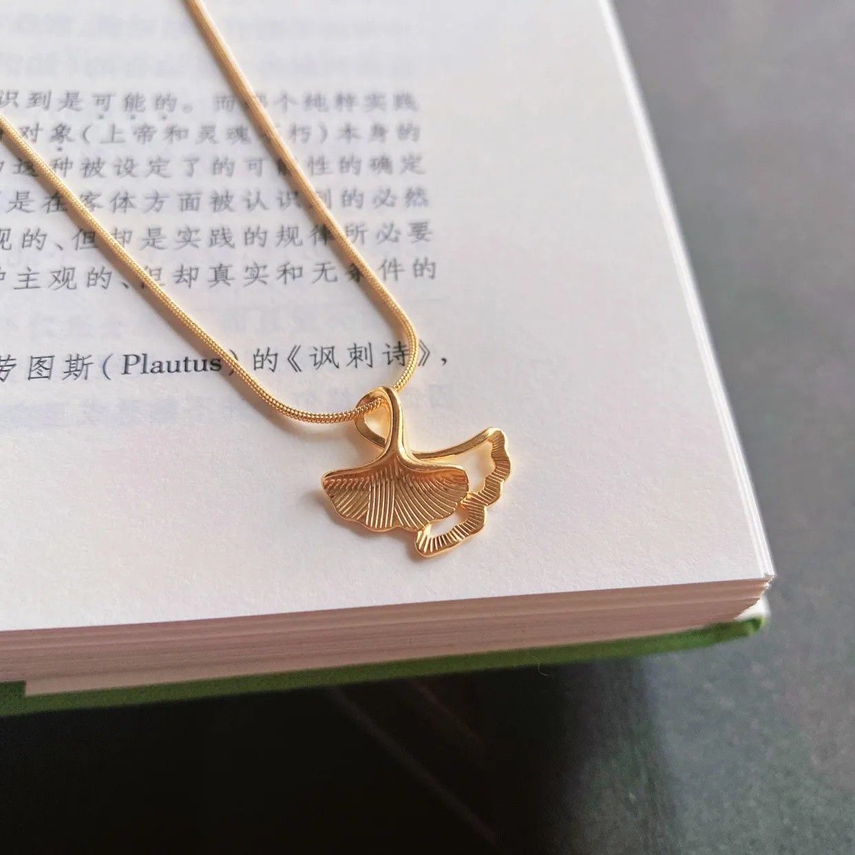 IG Style Ginkgo Leaf Titanium Steel Plating 18K Gold Plated Pendant Necklace_colorza_4