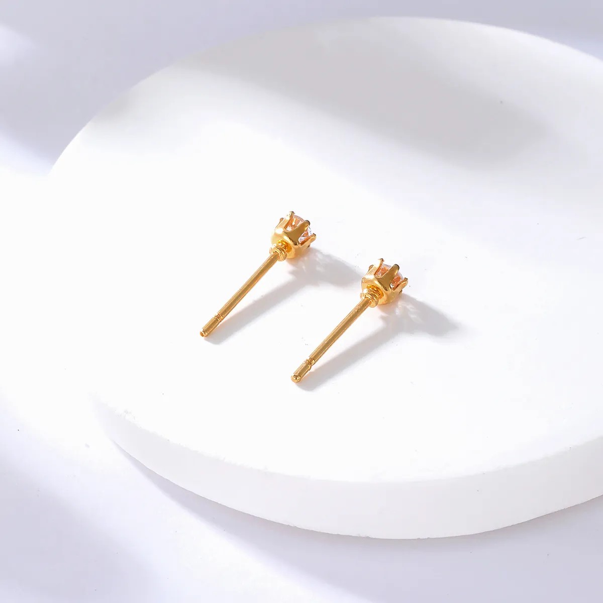 Simple Stainless Steel Electroplating 18K Gold Diamond Stud Earrings_colorza_3
