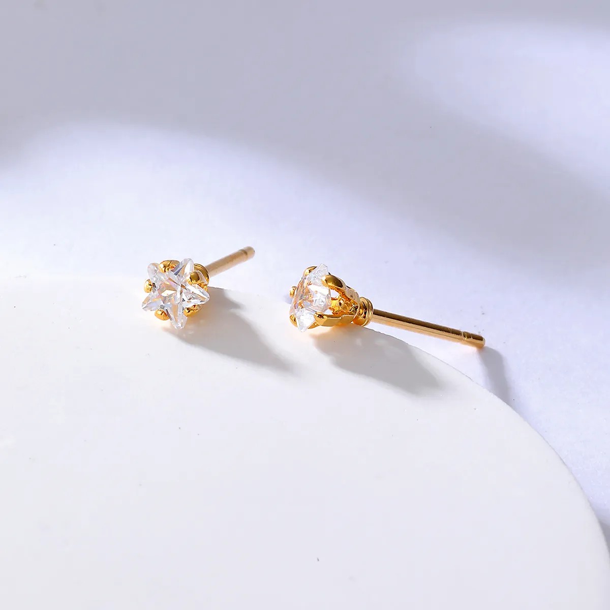 New Fashion Stainless Steel Electroplating 18K Gold Zircon Five-Pointed Star Earrings_colorza_1