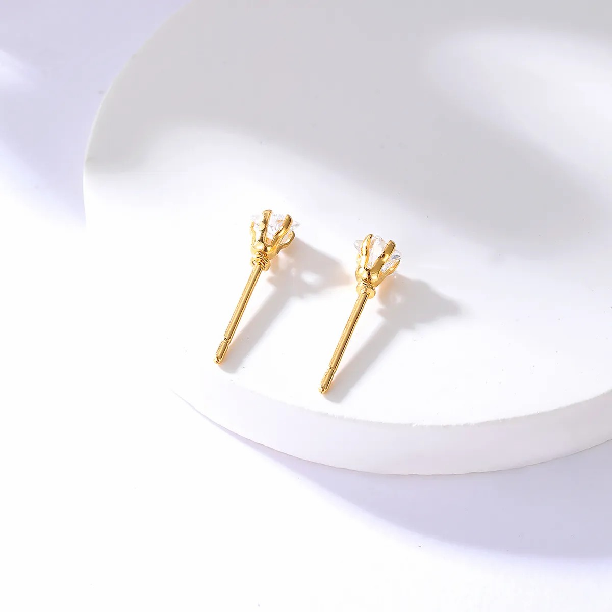 New Fashion Stainless Steel Electroplating 18K Gold Zircon Five-Pointed Star Earrings_colorza_3