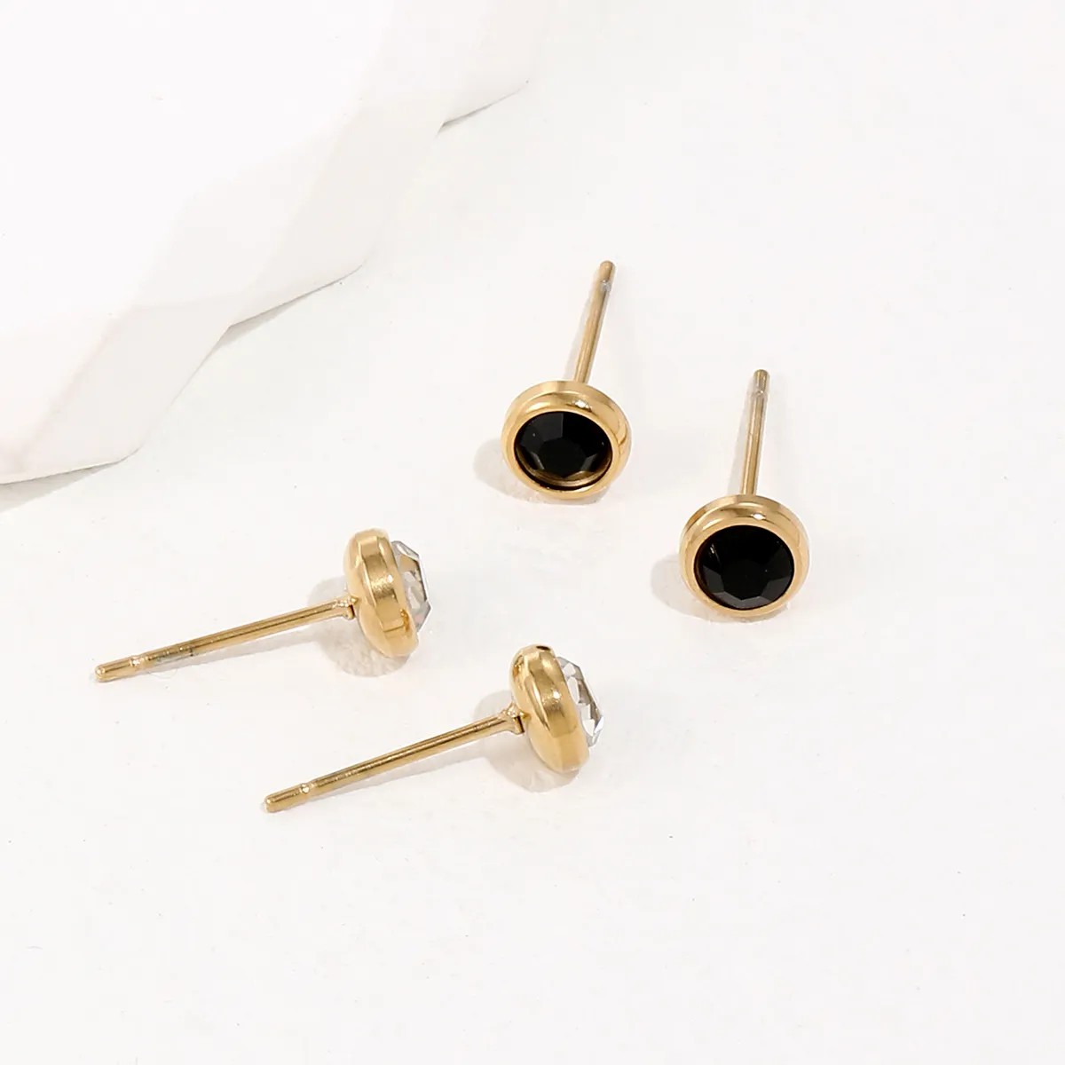 Titanium Steel Plated 14K Gold Fashion Black And White Zircon Stud Earrings_colorza_3