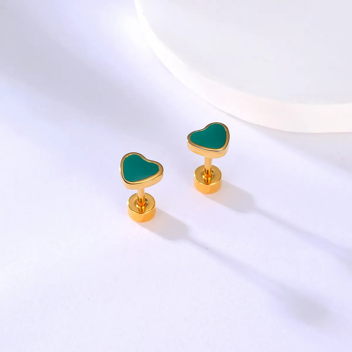 Fashion Stainless Steel Electroplating 18K Gold Retro Green Heart Stud Earrings_colorza_1