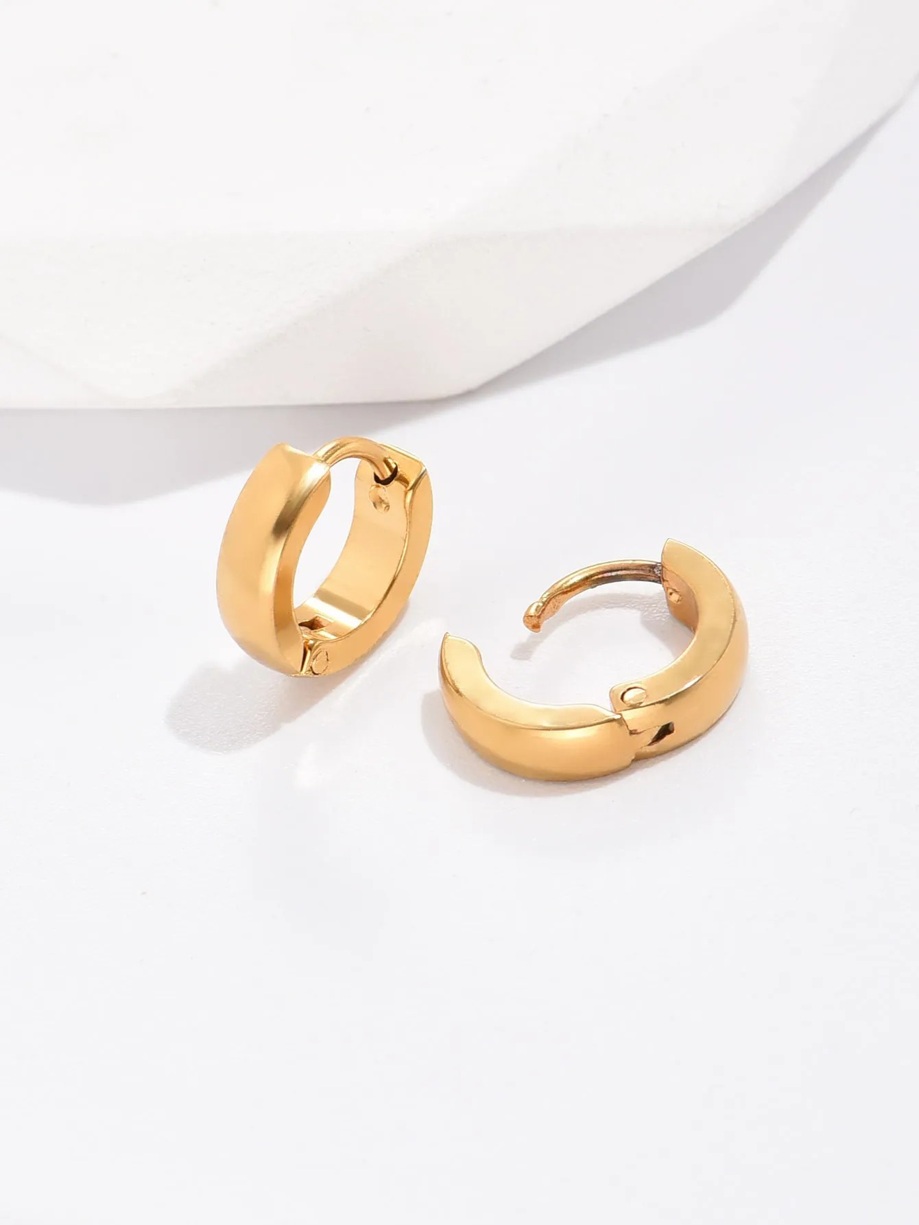 Fashion Creative Stainless Steel Electroplated 18K Circle Earrings_colorza_2