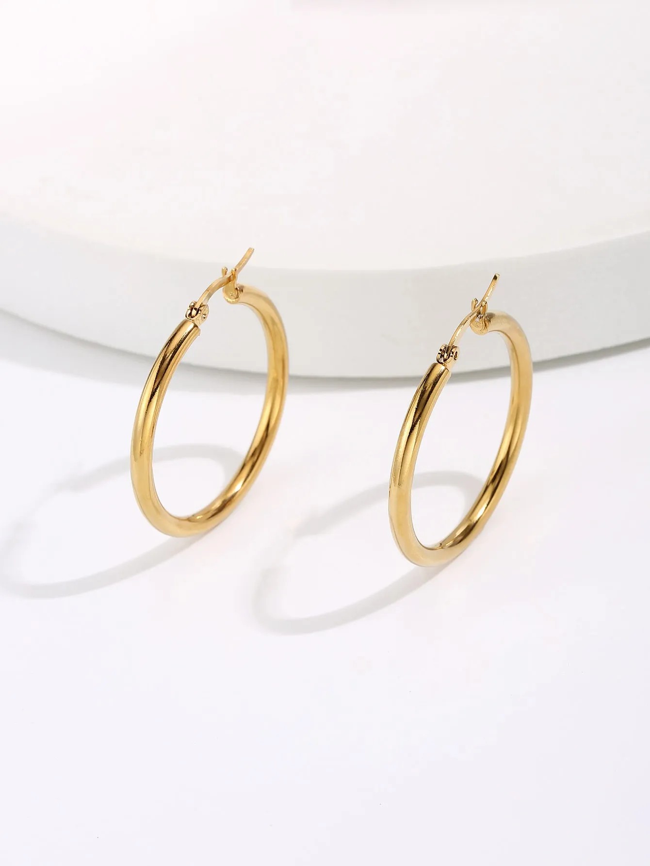 Fashion Creative Glossy Stainless Steel Electroplated 18K Circle Earrings_colorza_3