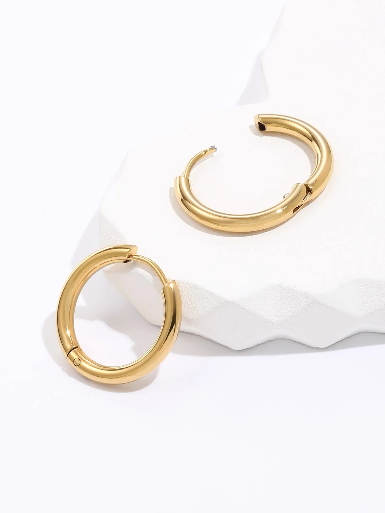 Creative Simple Stainless Steel Electroplated 18K Golden Circle Earrings_colorza_2