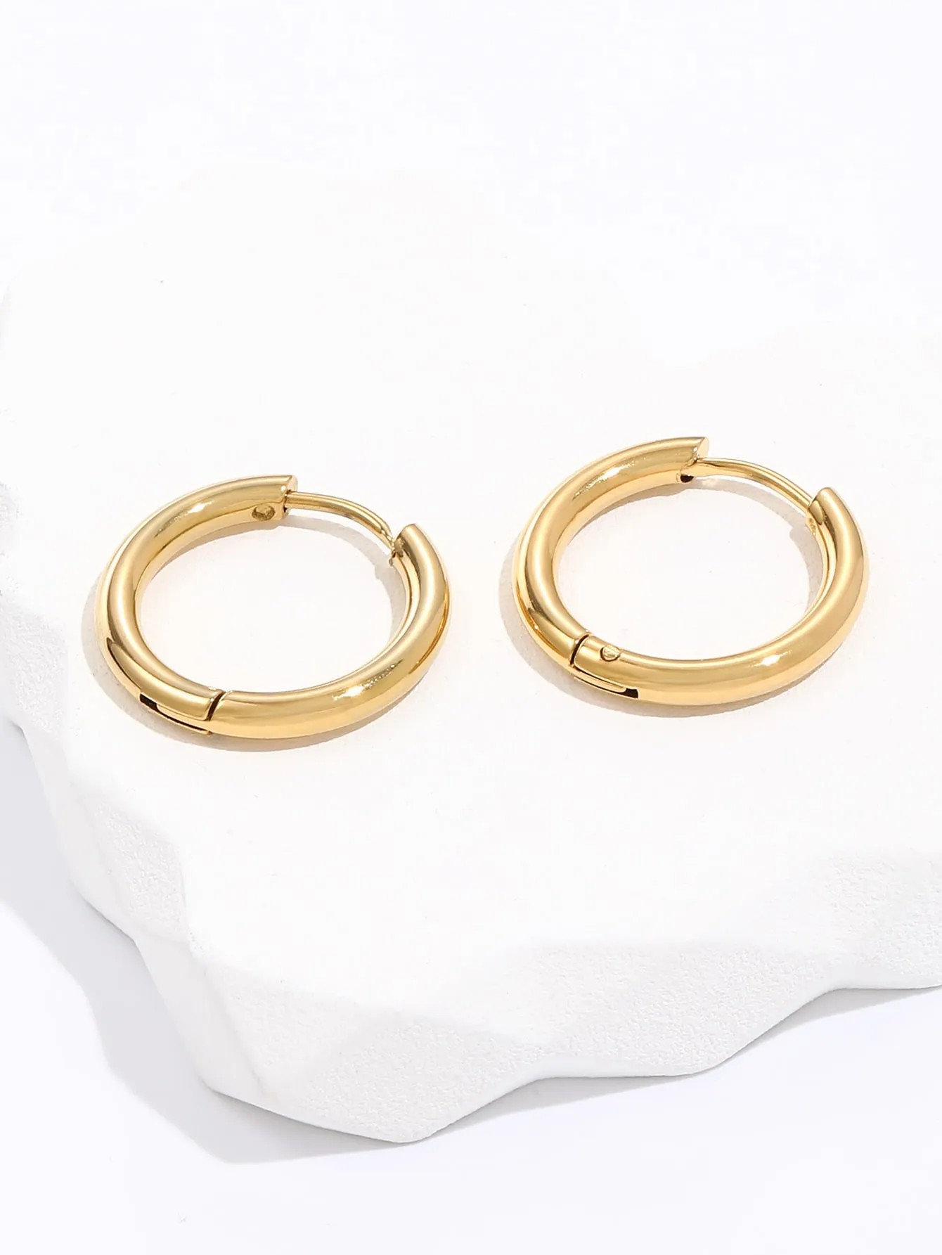 Creative Simple Stainless Steel Electroplated 18K Golden Circle Earrings_colorza_3