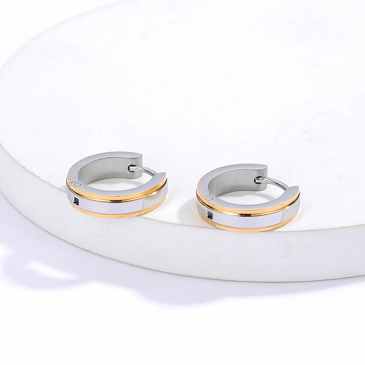 Simple Stainless Steel Electroplated 18K Gold Retro Earrings_colorza_3