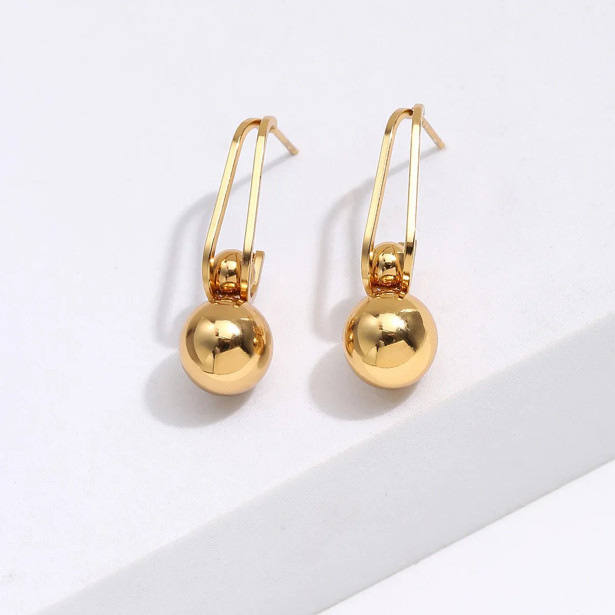 Fashion Simple Jewelry Stainless Steel Electroplated 18K Gold Ball Retro Earrings_colorza_1