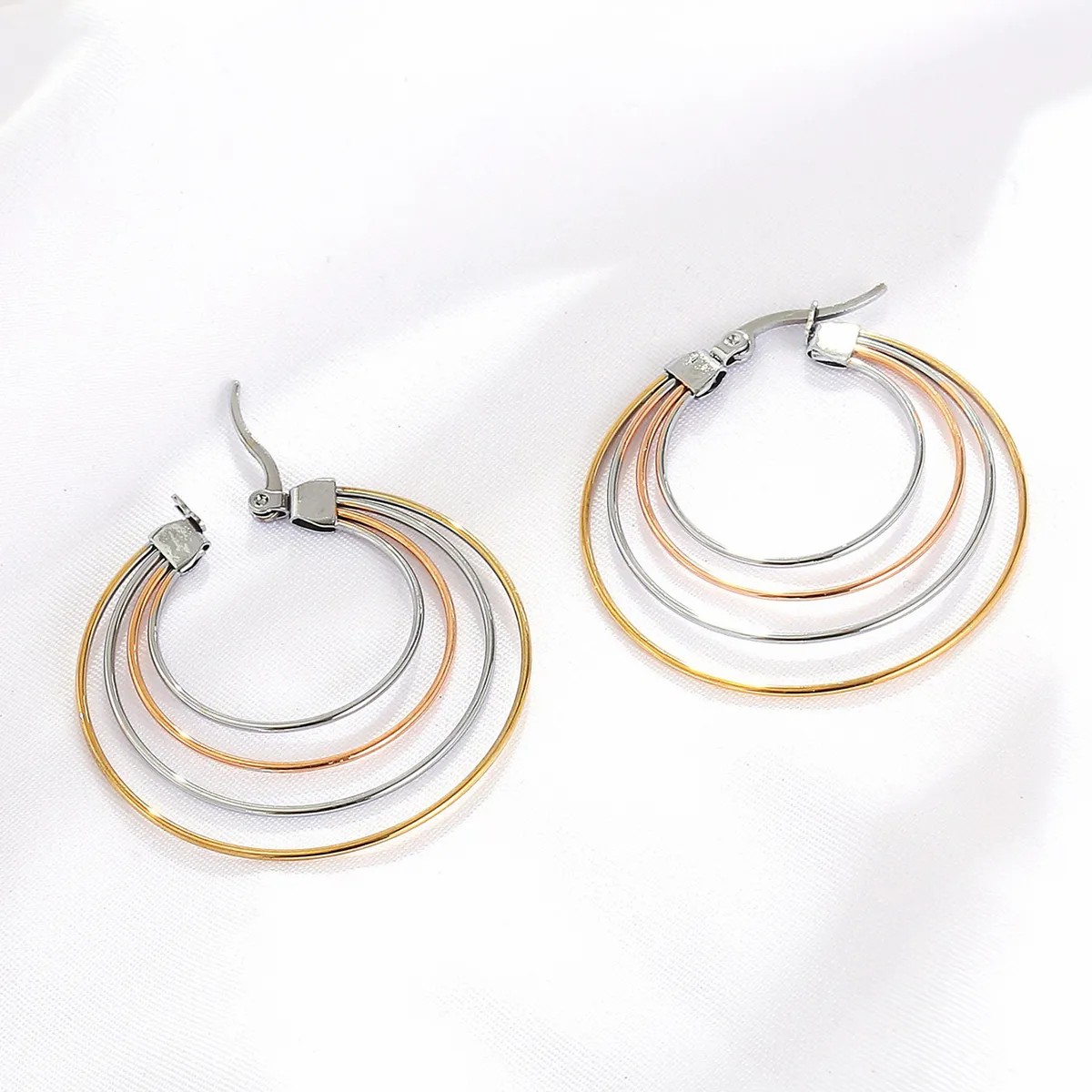 Fashion Simple Three-Color Round Geometric Electroplated 18K Stainless Steel Earrings_colorza_2