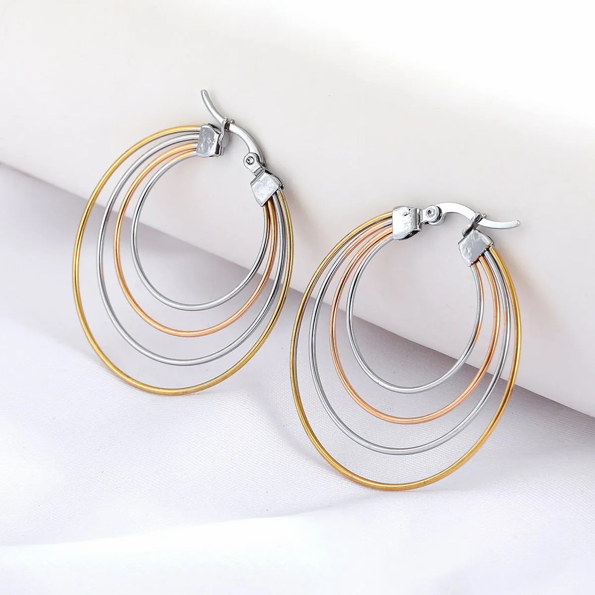 Fashion Simple Three-Color Round Geometric Electroplated 18K Stainless Steel Earrings_colorza_3
