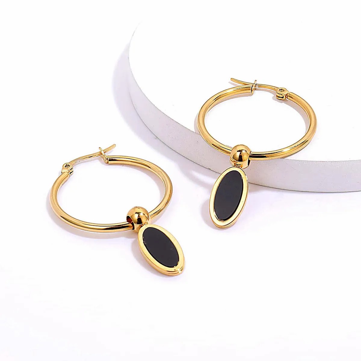 Fashion Creative Stainless Steel Electroplated 18K Black And Golden Oval Earrings_colorza_3