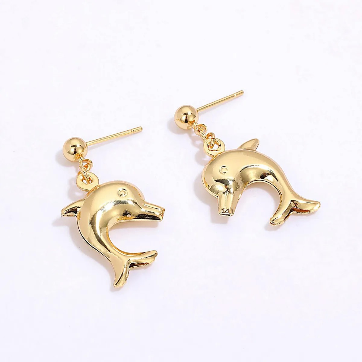 Fashion Creative Simple Whale Stainless Steel Electroplated 18K Gold Earrings_colorza_3