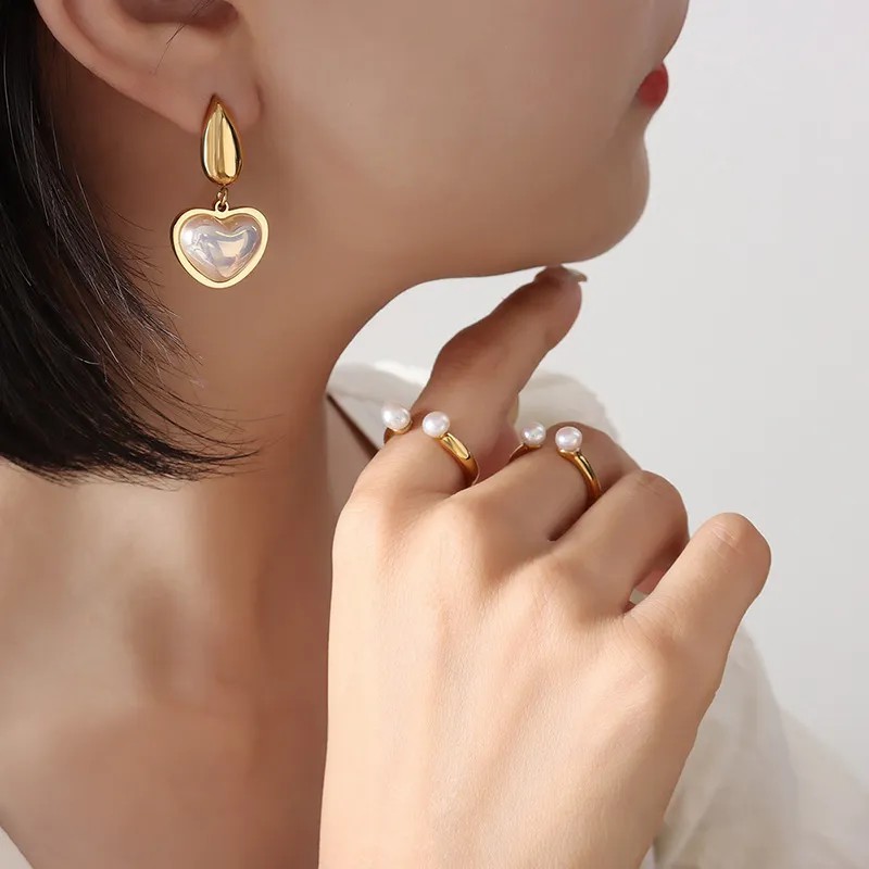 Retro Heart Shape Titanium Steel Earrings Plating Copper Earrings_colorza_1