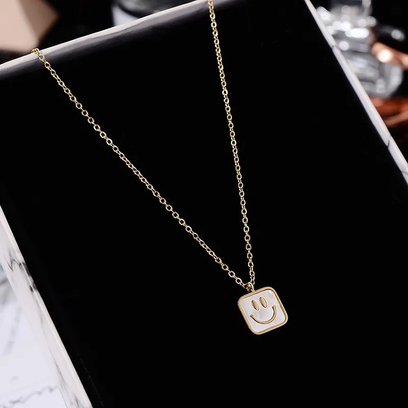 Simple Style Streetwear Smiley Face Titanium Steel Plating Inlay Shell 18K Gold Plated Pendant Necklace_colorza_2