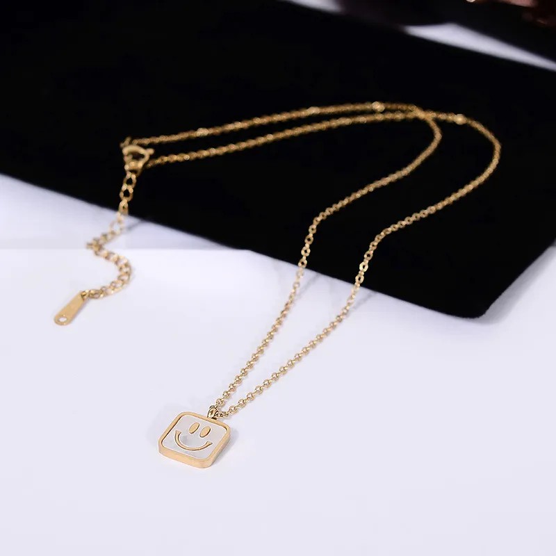 Simple Style Streetwear Smiley Face Titanium Steel Plating Inlay Shell 18K Gold Plated Pendant Necklace_colorza_3