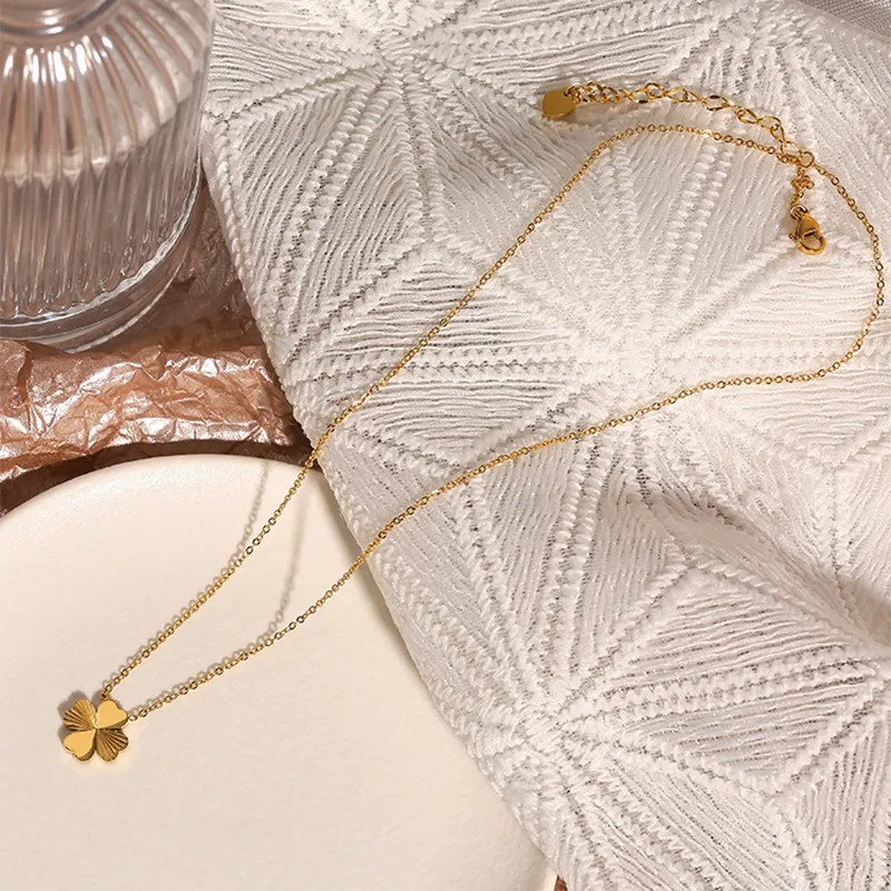 Sweet Four Leaf Clover Titanium Steel Plating 18K Gold Plated Pendant Necklace_colorza_3