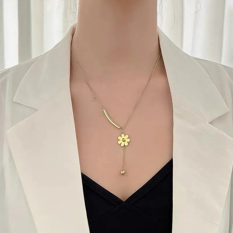 Elegant Simple Style Daisy Titanium Steel Plating 18K Gold Plated Pendant Necklace_colorza_2