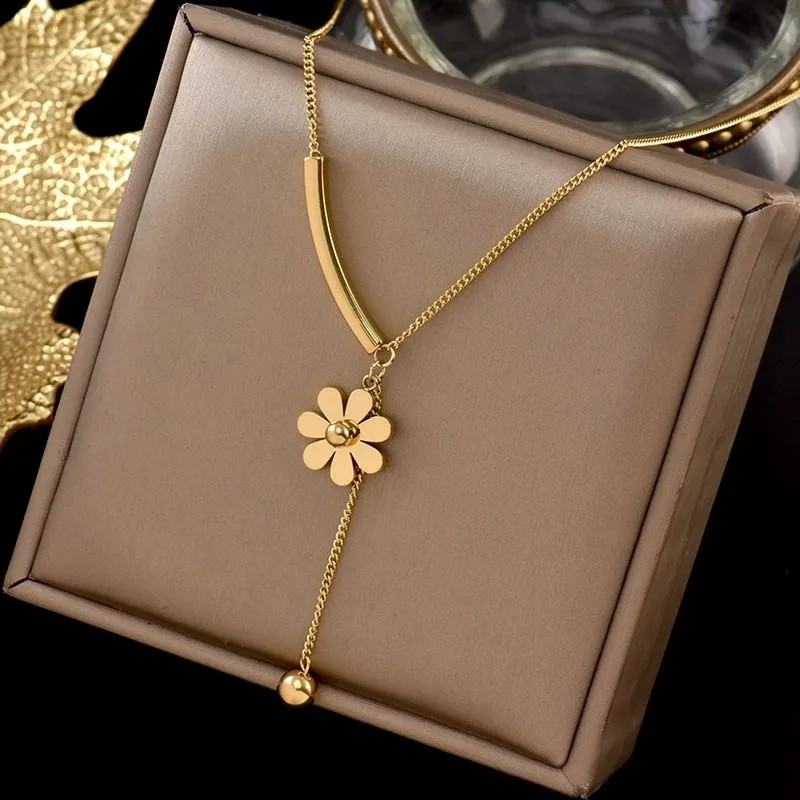 Elegant Simple Style Daisy Titanium Steel Plating 18K Gold Plated Pendant Necklace_colorza_4