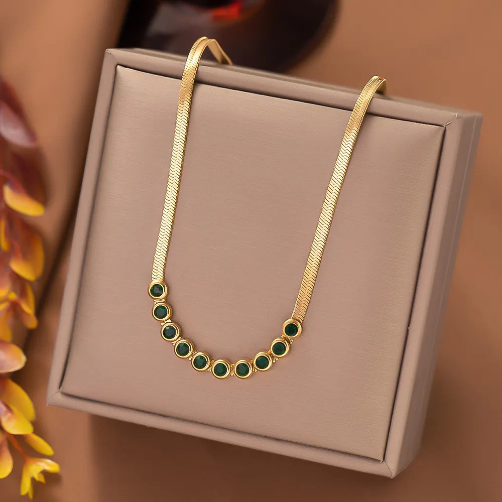 Elegant Retro Round Titanium Steel Plating Inlay Rhinestones 18K Gold Plated Necklace_colorza_6