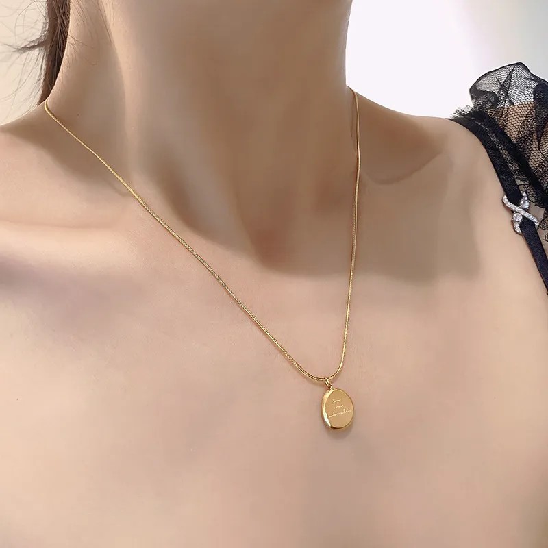 IG Style Simple Style Letter Solid Color Titanium Steel Plating 18K Gold Plated Pendant Necklace_colorza_4