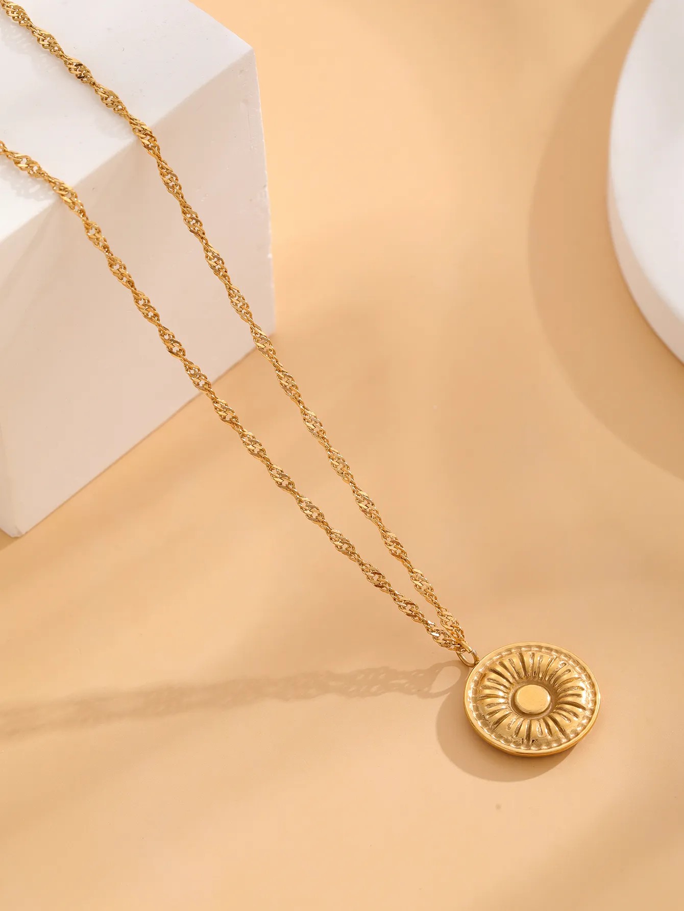 Retro Round Flower Snake Titanium Steel Enamel Plating Gold Plated Pendant Necklace_colorza_4