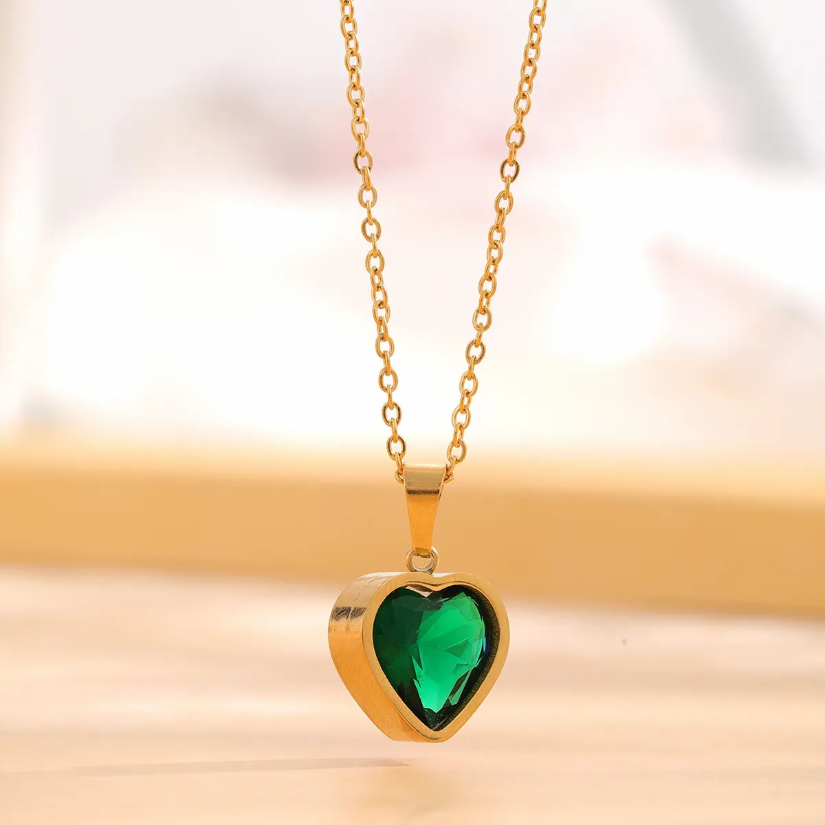 Elegant Retro Heart Shape Titanium Steel Plating Inlay Zircon Gold Plated Pendant Necklace_colorza_1