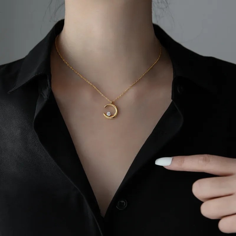 Sweet Simple Style Moon Titanium Steel Plating Inlay Zircon 18K Gold Plated Pendant Necklace_colorza_1
