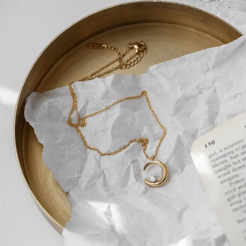Sweet Simple Style Moon Titanium Steel Plating Inlay Zircon 18K Gold Plated Pendant Necklace_colorza_4