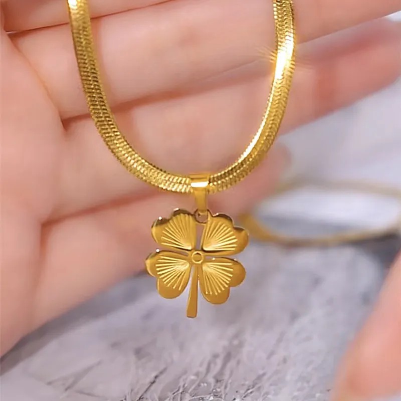 IG Style Four Leaf Clover Titanium Steel Plating 18K Gold Plated Pendant Necklace_colorza_1