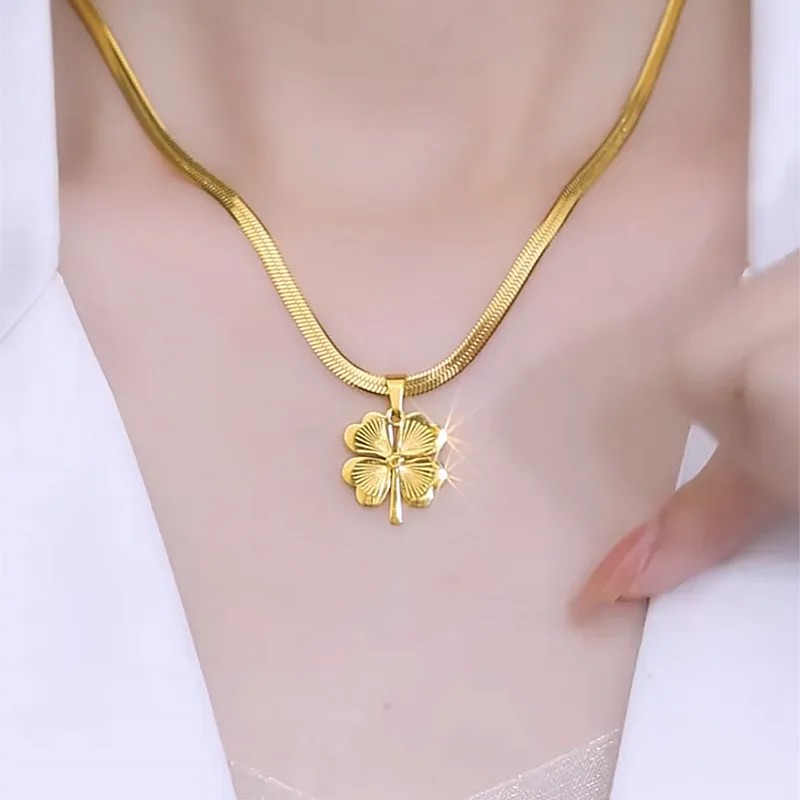 IG Style Four Leaf Clover Titanium Steel Plating 18K Gold Plated Pendant Necklace_colorza_2