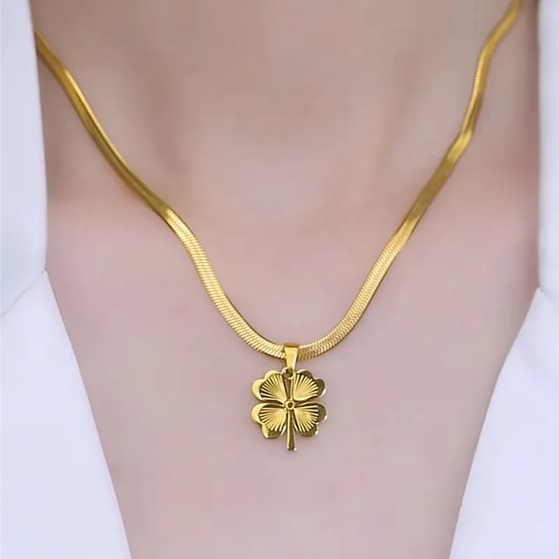 IG Style Four Leaf Clover Titanium Steel Plating 18K Gold Plated Pendant Necklace_colorza_5