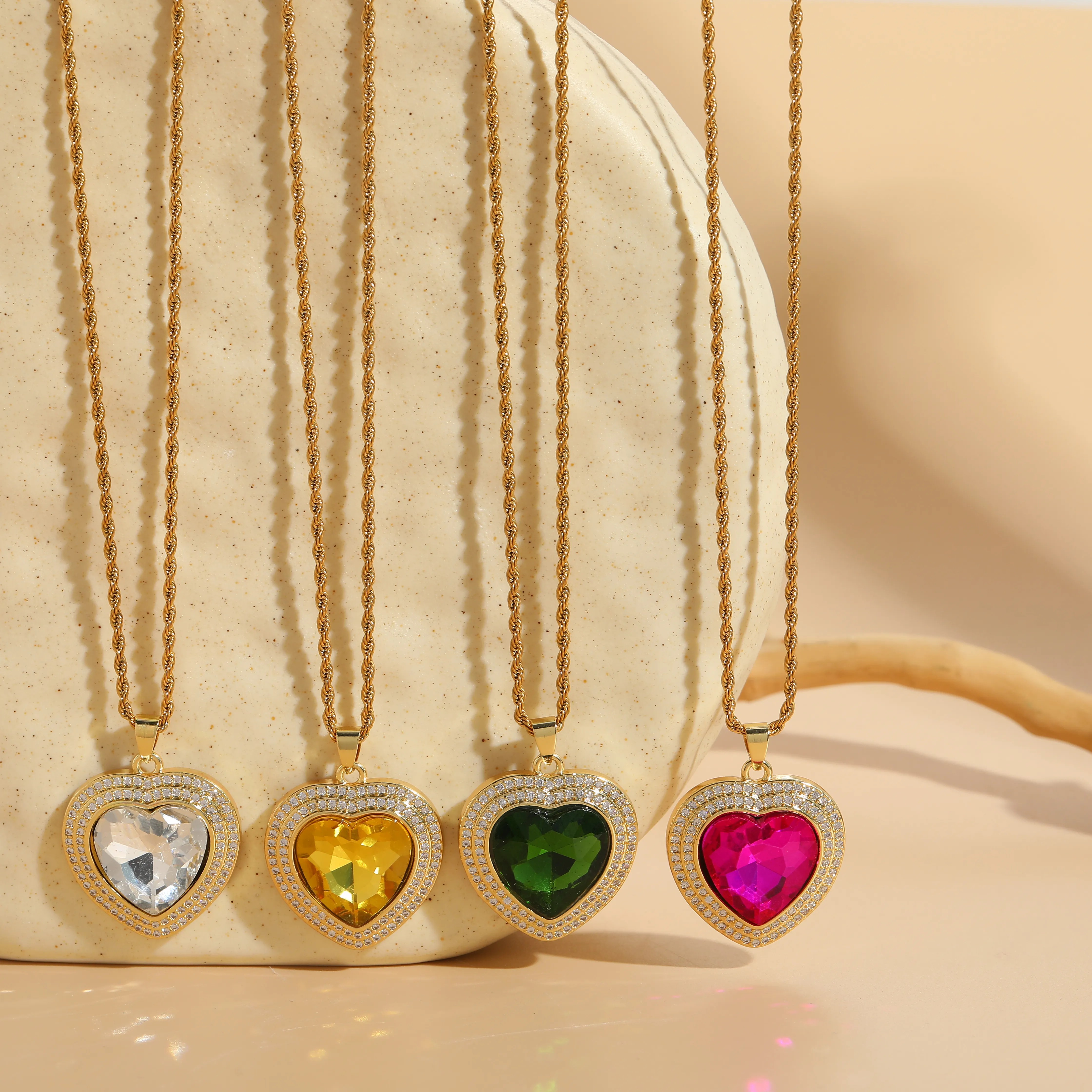 Commute Heart Shape Titanium Steel Copper Irregular Plating Inlay Zircon 14K Gold Plated Pendant Necklace_colorza_5