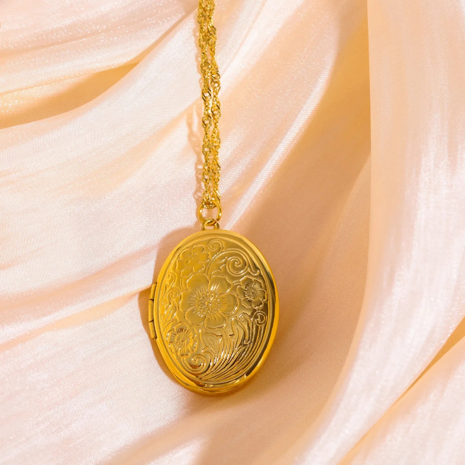 Vintage Style Commute Flower Stainless Steel Plating Carving 18K Gold Plated Pendant Necklace_colorza_1