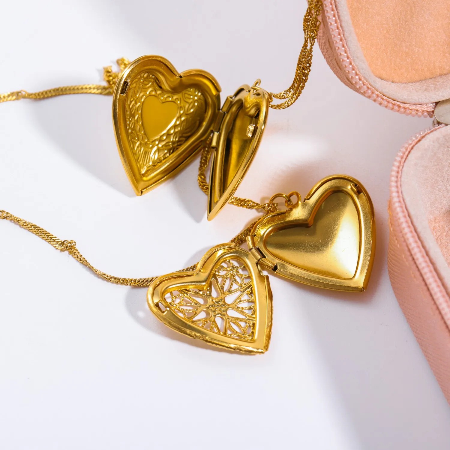 Casual Vintage Style Classic Style Heart Shape Stainless Steel Plating Hollow Out 18K Gold Plated Pendant Necklace_colorza_1
