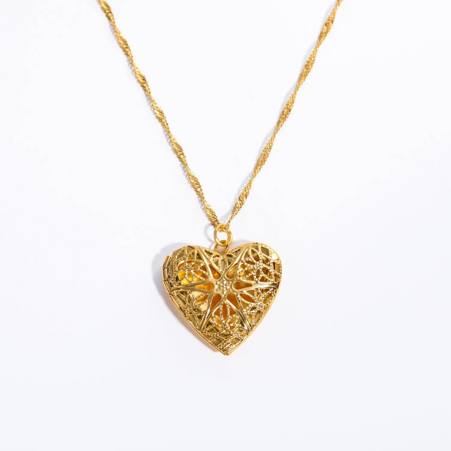 Casual Vintage Style Classic Style Heart Shape Stainless Steel Plating Hollow Out 18K Gold Plated Pendant Necklace_colorza_6
