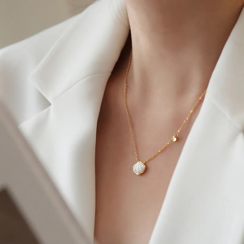 Vintage Style Shell Titanium Steel Plating Inlay Shell 18K Gold Plated Pendant Necklace_colorza_1