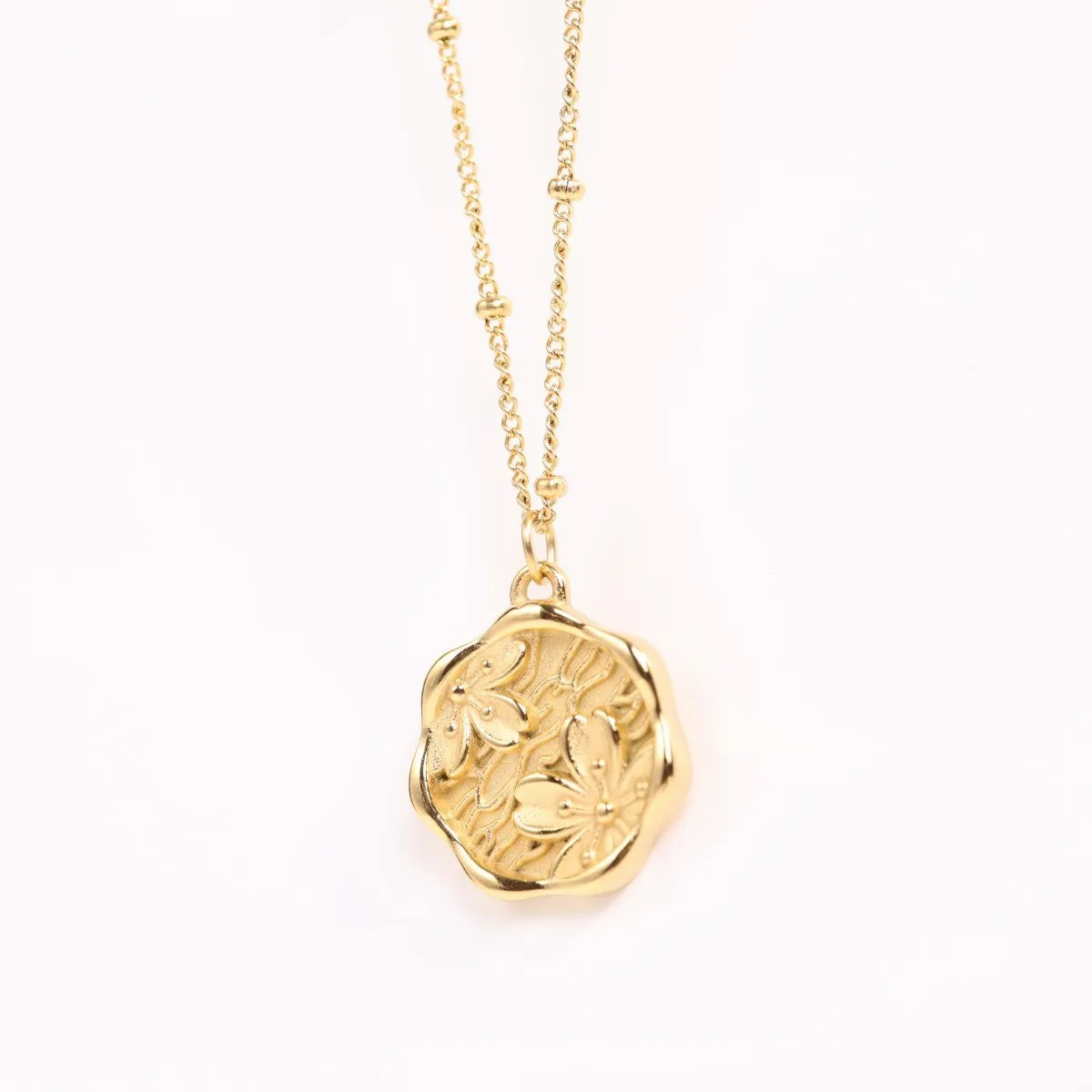 Vintage Style Commute Rose Stainless Steel Plating Carving 18K Gold Plated Pendant Necklace_colorza_1