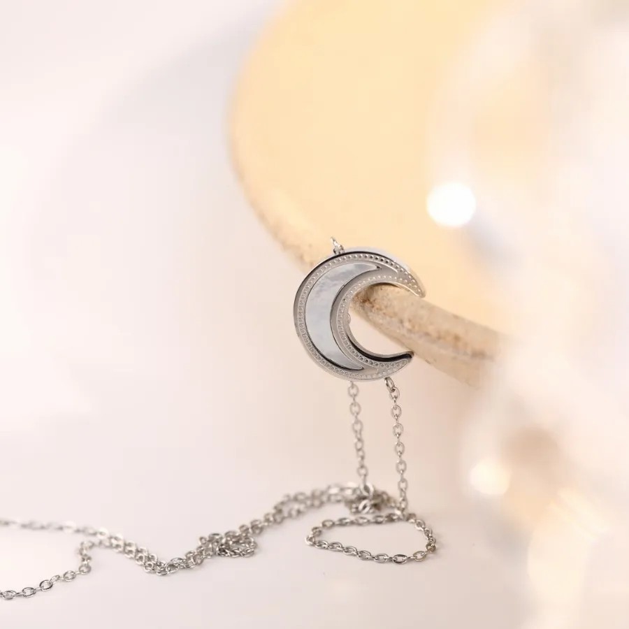 Vintage Style Sweet Commute Moon Stainless Steel Plating Inlay Shell 18K Gold Plated Pendant Necklace_colorza_1