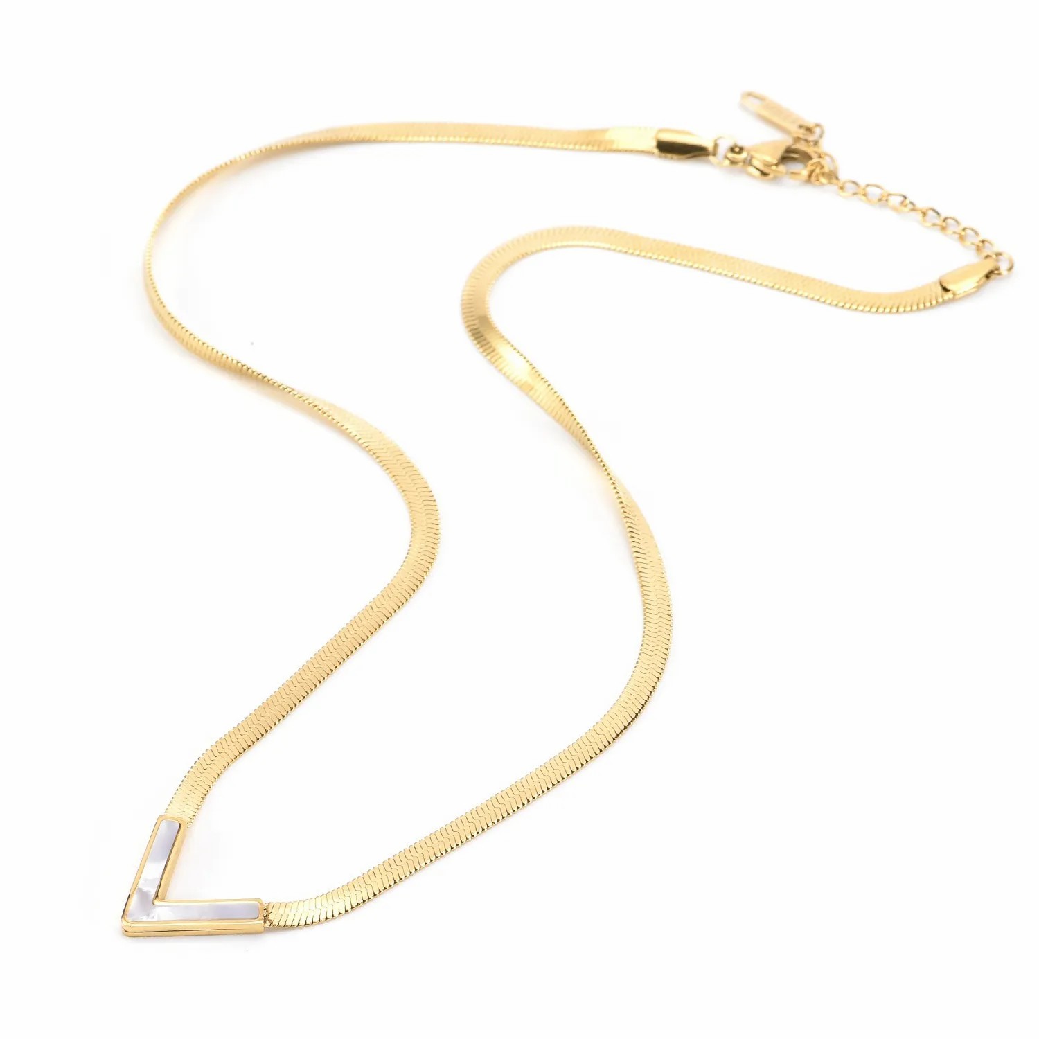 Simple Style V Shape Titanium Steel Inlay Zircon 18K Gold Plated Pendant Necklace_colorza_2
